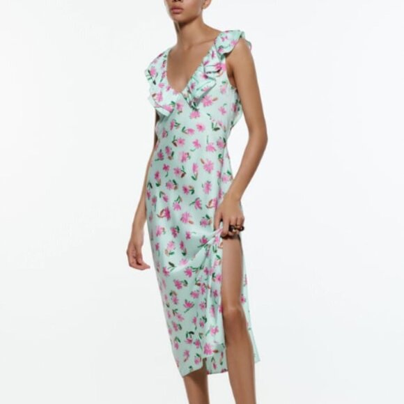Zara Dresses & Skirts - Zara Ruffled V-Neck Floral Slip Dress Sz M